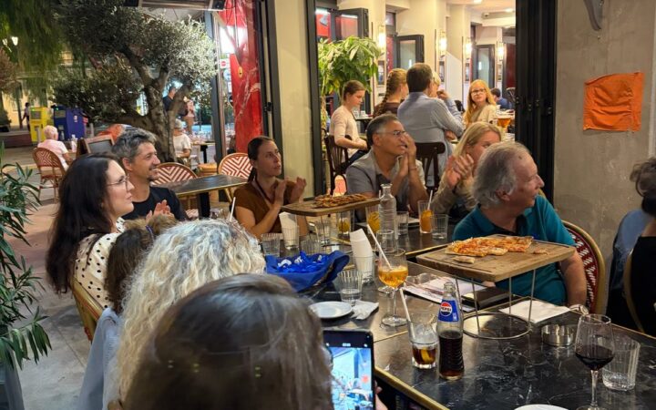 Soirée apéro solidaire de Cœur de Copains au Rossini à Nice, terrasse animée